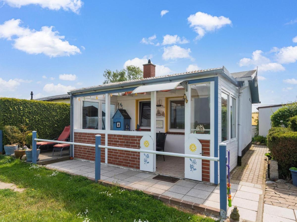 Beautiful Bungalow In Poel Near The Beach Fahrdorf (Mecklenburg-Vorpommern) Exterior foto