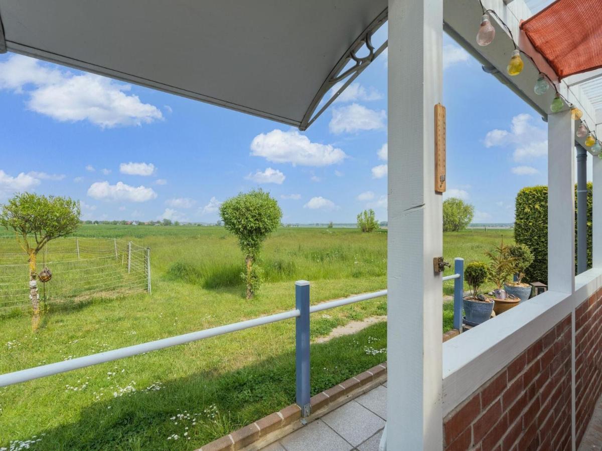 Beautiful Bungalow In Poel Near The Beach Fahrdorf (Mecklenburg-Vorpommern) Exterior foto
